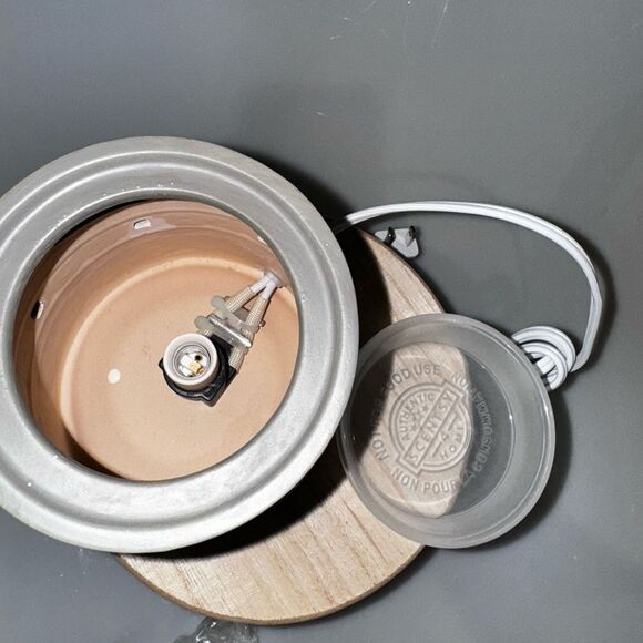 NEW SCENTSY WAX WARMER "HIDALGO" - Picture 2 of 3